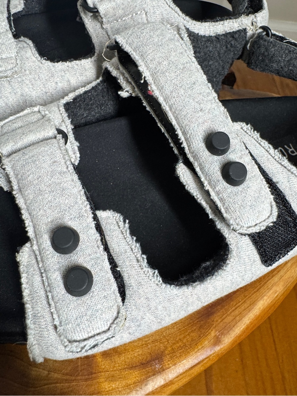 ROAM Touch Adjustable Strap Puffy Jersey Sandals Grey Size 40 - Picture 6 of 9